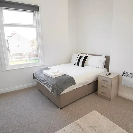 アパート Yss The Church 1 Coatham